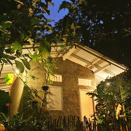 Linu Homestay Dikwella Esterno foto