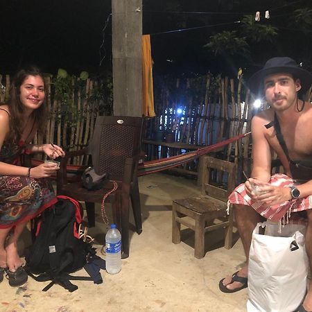 Linu Homestay Dikwella Esterno foto