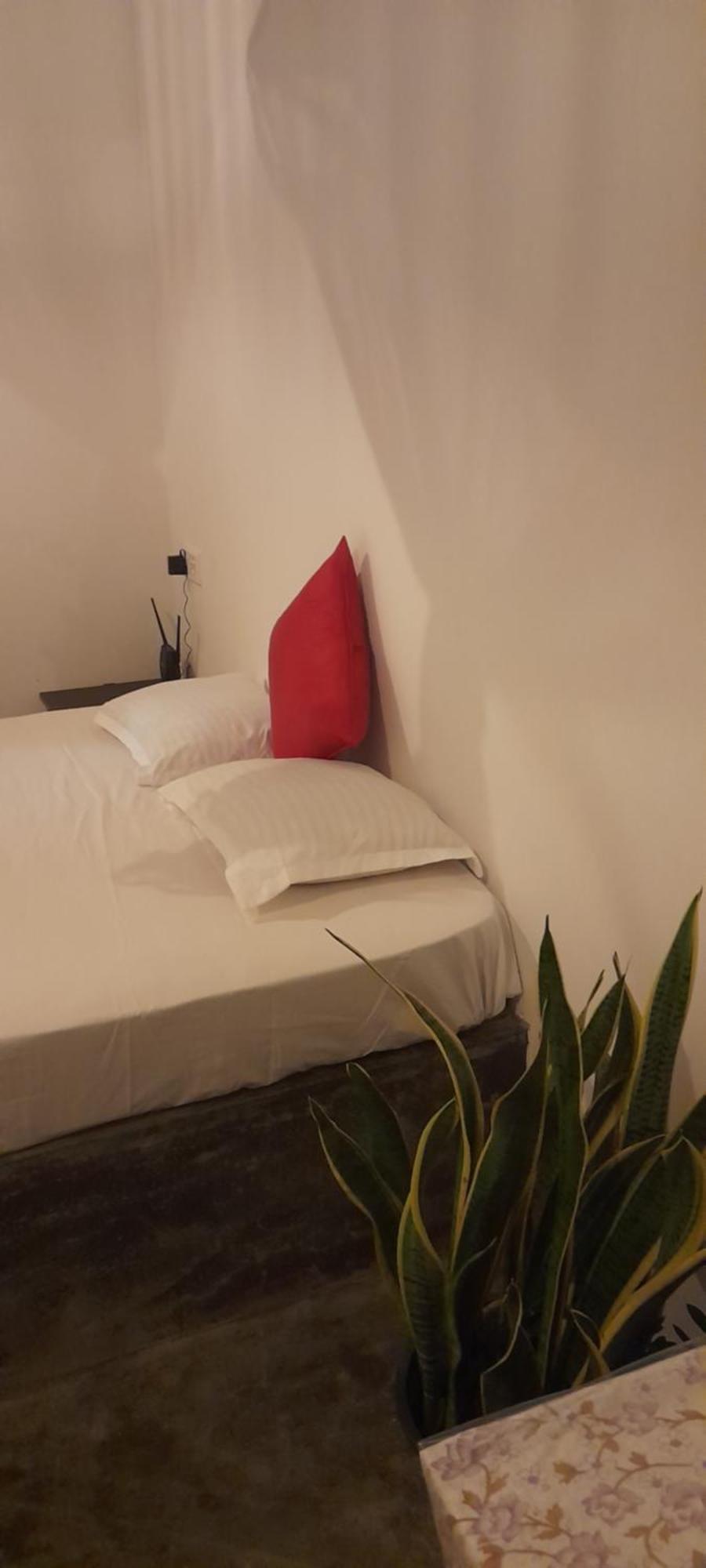 Linu Homestay Dikwella Esterno foto