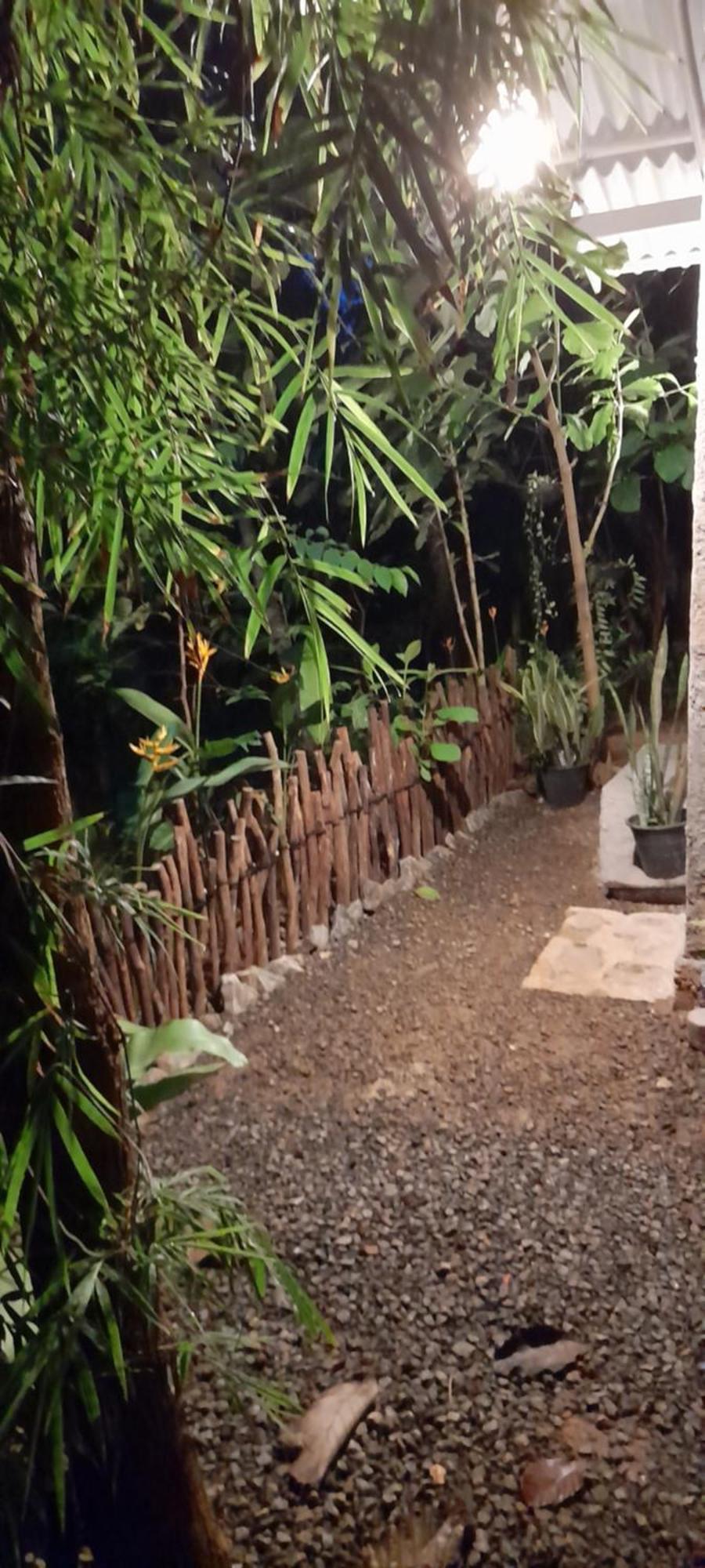 Linu Homestay Dikwella Esterno foto