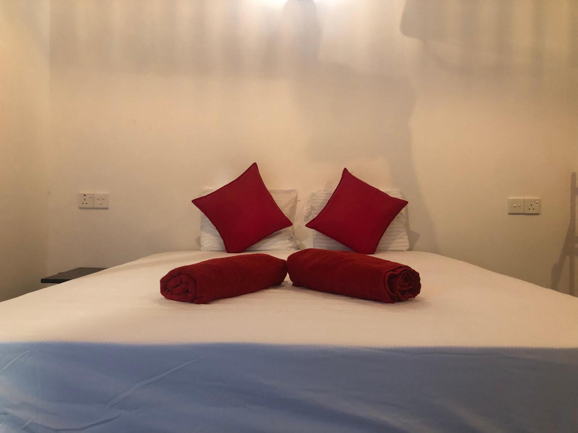 Linu Homestay Dikwella Esterno foto