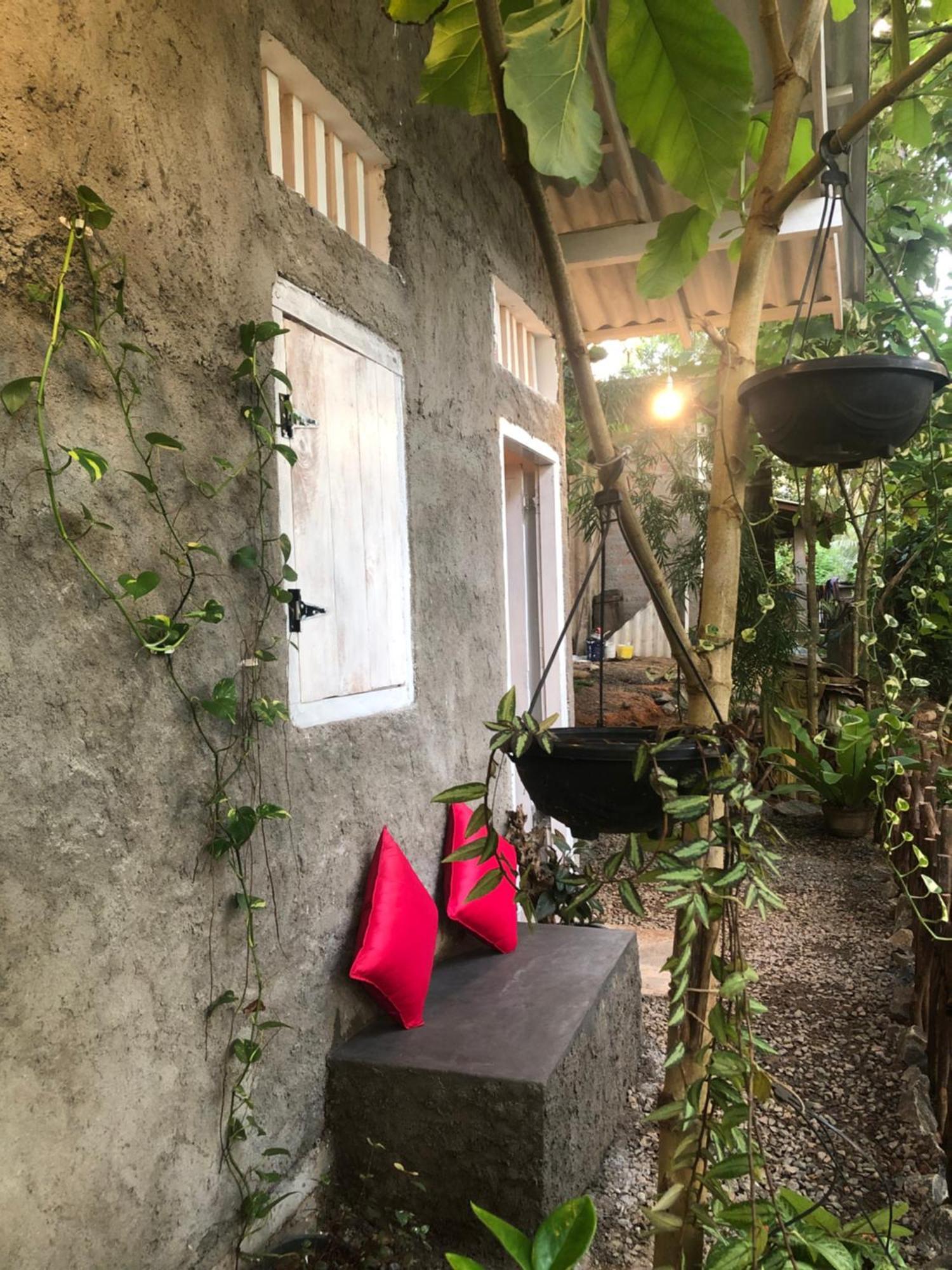 Linu Homestay Dikwella Esterno foto