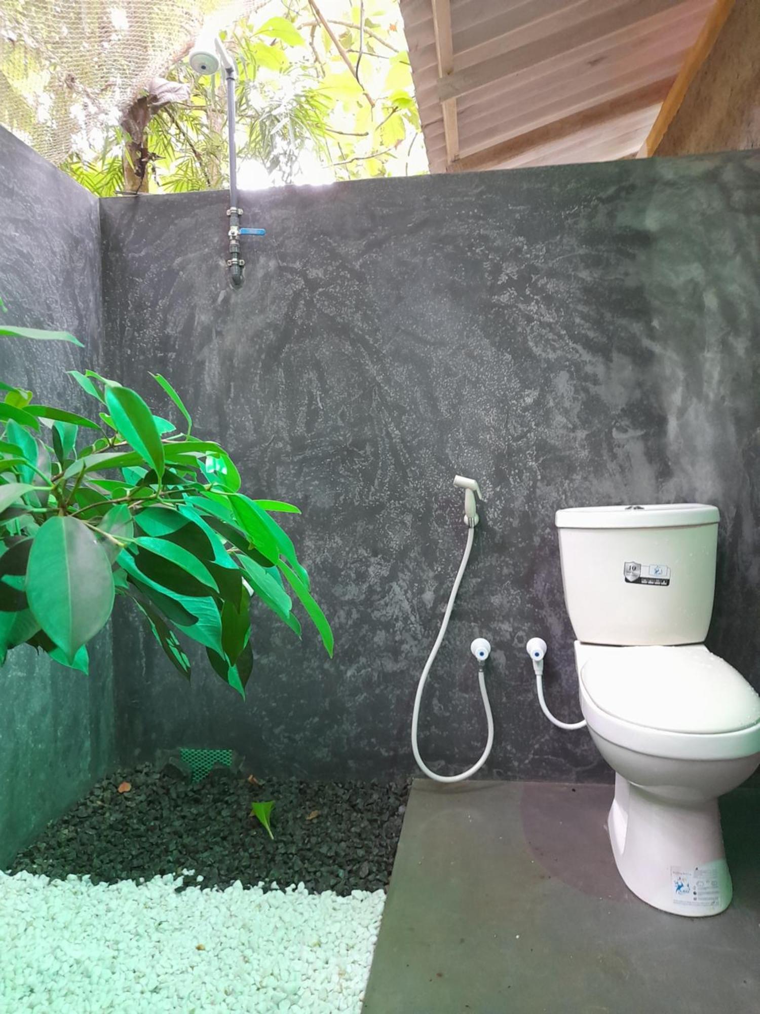 Linu Homestay Dikwella Esterno foto