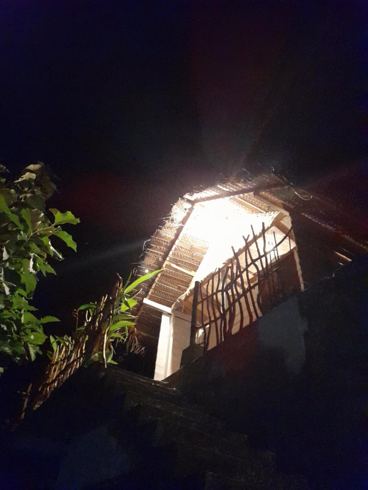 Linu Homestay Dikwella Esterno foto
